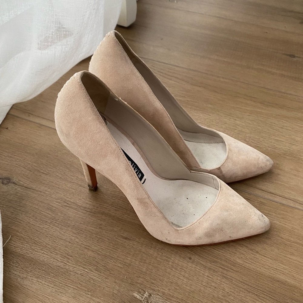 Alice + Olivia Light Pink Suede Pumps - Picture 3 of 10